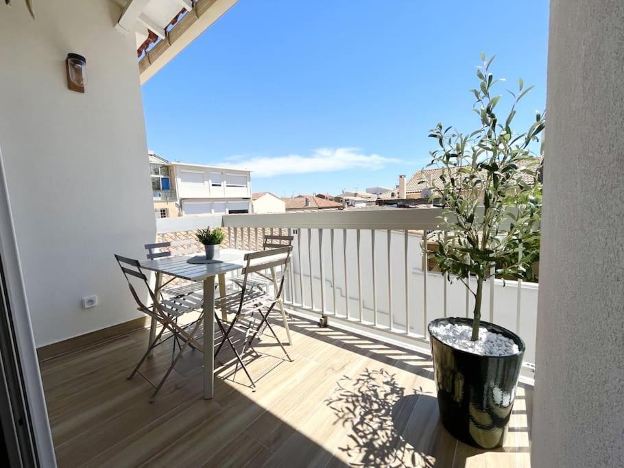 Duplex Centre Ville - 50M De La Plage - Clim - Garage - Netflix Le Grau-du-Roi Eksteriør bilde